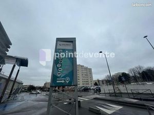 Local commercial 240 m²