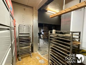 Vente locaux professionnels à La Londe-les-Maures (83250)  350 000 €