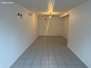 Appartement 2 pièces - 51 m2 - 500 /mois CC - Gençay (86160)
