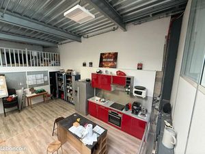 Local bureaux 304 m²