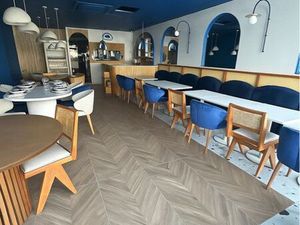 Restaurant en face de la gare de Fosses