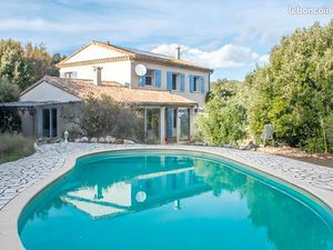 Maison 6 pièces 185 m²