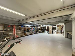 Local 156 m² Roanne