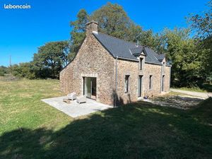 Maison en pierres rénovée / calme et nature en fond d'impasse / 2246 m² de terrain / Morbi