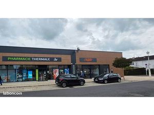 Local commercial 210 m² LA ROCHE POSAY