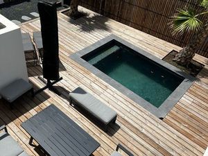 Maison neuve & contemporaine avec piscine et garage