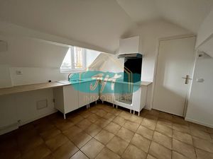 APPARTEMENT F2 + PARKING - ARNOUVILLE