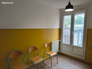 Bureau paramédical dans cabinet