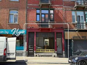Ixelles - Petite Suisse  bon rez commercial 75m2 + sous-sol