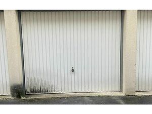 Location stationnement  12 m² T- à Villenoy  80 €