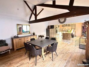 Maison 9 pièces 258 m²