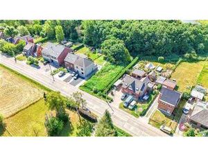 Terrain à bâtir avec permis pour une villa circulaire exclus