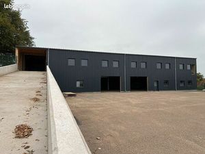 Local 320 m² RIORGES