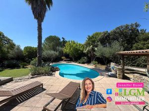 Villa et garage sur 1730 m2 de terrain