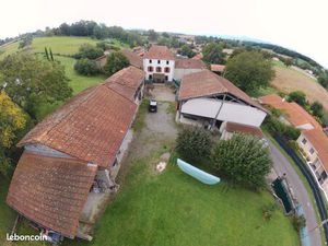 Maison 6 pièces avec dépendances 140 m²