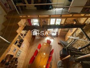 225 m² habitables  nombreuses chambres  cour intérieure. Possibilité de diviser.