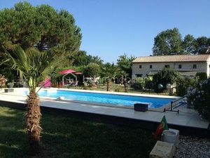 MAGNIFIQUE PROPRIETE DE 257 M2 AVEC 6 CHAMBRES  4 SDB  PISCINE ET UN GITE DE 67 M2 AVEC 2 