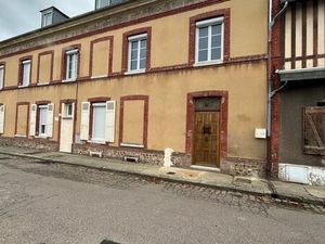 Maison T4 à Louviers (81m²) avec courette intérieure et sous sol