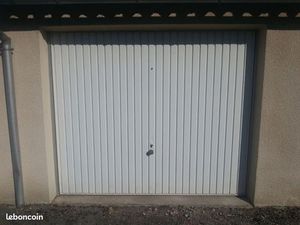 Garage box 15m2 proche du centre