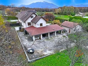 Maison 8 pièces avec terrain