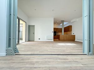 NANCY / GARE F5 DUPLEX COMME UNE MAISON DE VILLE 146M2 + PAT