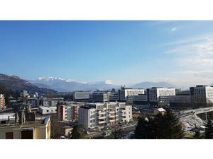 T3 rénové  6e étage  vue montagnes