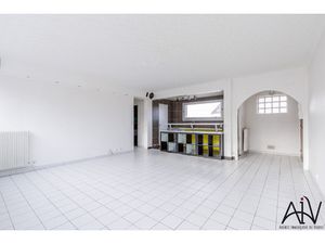 Appartement 2 pièces de 56 m2 avec parking et cave