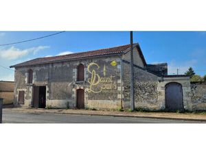 BELLE GRANGE DE 200 M2 AU SOL AVEC PETIT JARDIN