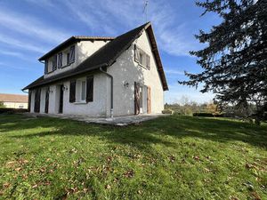 LUCENAY LES AIX. Pavillon familial 4 chambres avec jardin !