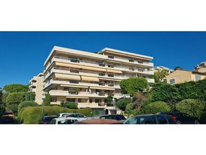 F2 48M² avec belle terrasse et garage