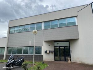 40 m² · Grigny - Local/bureau à louer - Zone franche