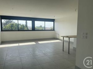 Appartement à louer - 4 pièces - 105 30 m2 - Montpon Menesterol - 24 - AQUITAINE
