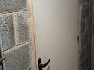 Location Cave Paris 20eme - 2m²