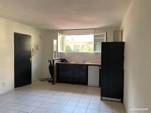 Loue studio + garage centre de saint Juery