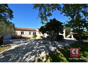 Maison de Prestige à Vendre à Besse-sur-Issole