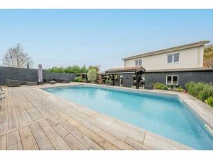 Maison de 8 pièces de 200 m² située à Sainte-Hélène