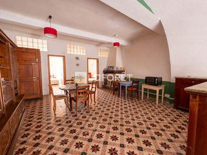 Maison de village à BELESTA avec 5 chambres  terrasse et garage.