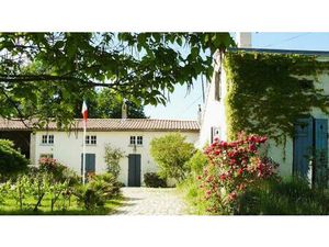 33460 - ARSAC - DOMAINE DE CHARME AVEC GÎTE  PISCINE ET DEPENDANCES