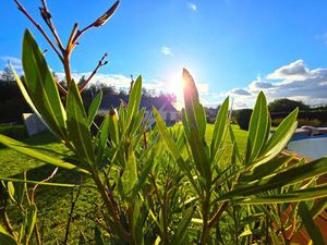 Maison contemporaine de plain-pied  son garage  ses dépendances et son terrain de 46ares !