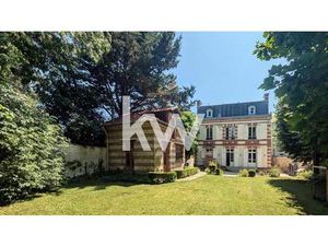 Maison bourgeoise 253 m² – 10 pièces – Jardin 1037 m²