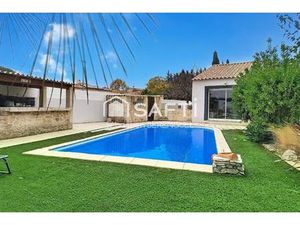 Villeveyrac – Maison de plain-pied 5 pièces avec jardin arboré et piscine