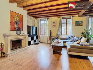 Maison de ville  proche toutes commodités  3 chambres  double garage  terrasse