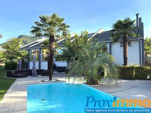 Bien d’exception de 450 m² habitables avec piscine sur 2300 m² de terrain !