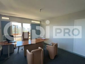 BUREAU EN ZFU exonéré IR IS A LOUER