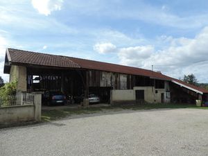 Dpt Ain (01)  à vendre MONTAGNAT  propriété à rénover avec maison de 84 m² et dépendance d