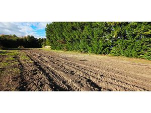 Terrain Tresques constructible 800m² viabilisé et PC