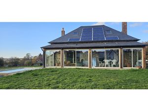 Propriété : T6- dépendances- +/-3 ha de prairie -Lubersac 19