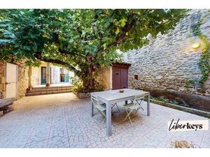 Charme  volumes  extérieurs et T2 indépendant: la maison de village qui a tout!