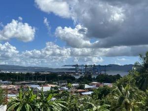 Vente maison F4 ( renovation inachevée) à Baie des tourelles- Vue mer  Martinique