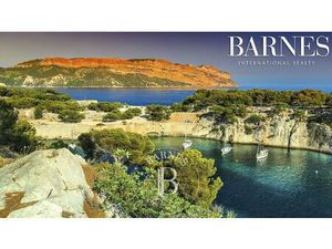 VENTE - CASSIS - PROCHE CENTRE - MAISON AVEC APPARTEMENT INDÉPENDANT - PISCINE